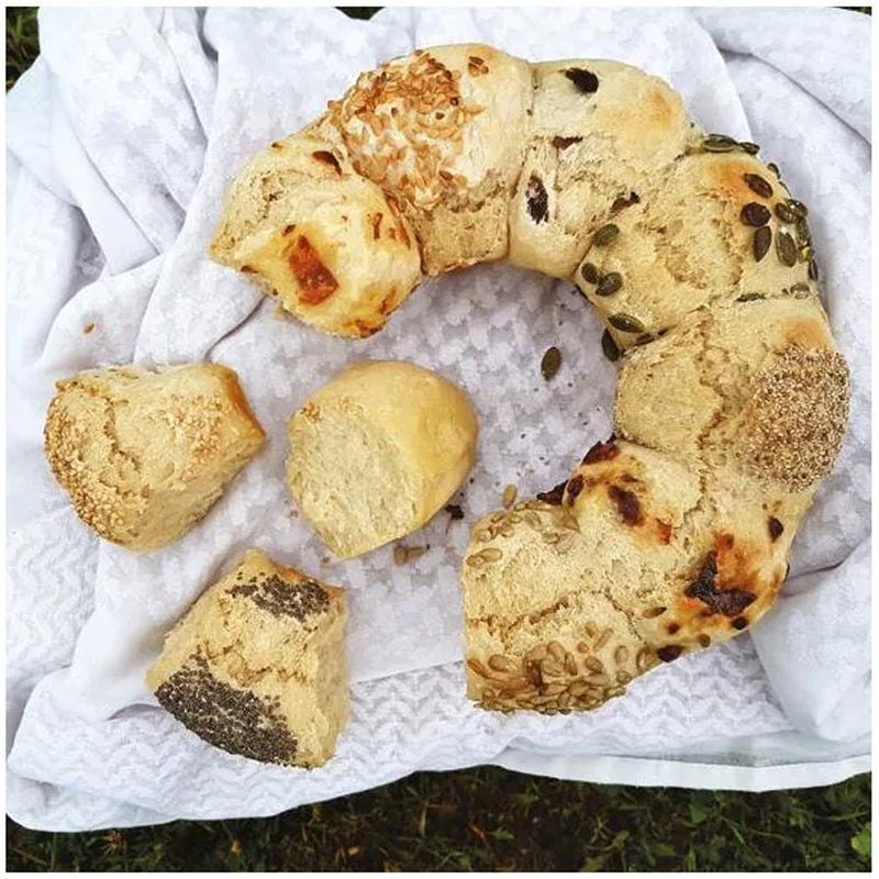 Omnia Backbuch - Brot backen einfach & lecker, 64 Rezepte Kochbuch Campingofen