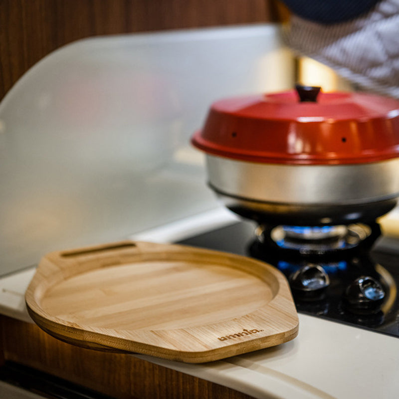 Omnia Bambus Untersetzer 312 x 235 x 22 mm Campingbackofen Schneidebrett Trivet